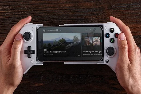 Xbox a zsebben – 8BitDo Ultimate Gamepad mobilra