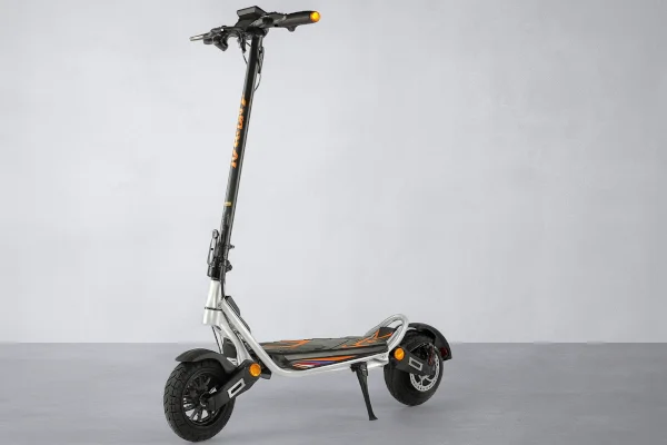 Áresés riasztás: 800 W-os KuKirin A1 e-roller bombaáron 1