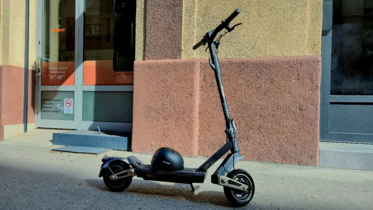 NAVEE ST3 Pro elektromos roller teszt