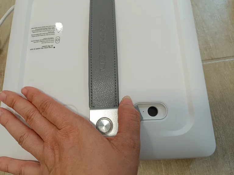 Liectroux S9 ablaktisztító robot teszt 3