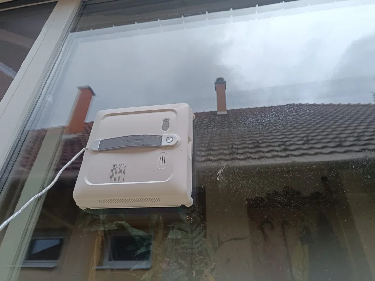 Liectroux S9 ablaktisztító robot teszt 10