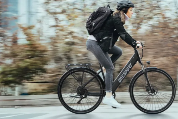 Onesport OT12 elektromos kerékpár – Városi menekülőgép 1