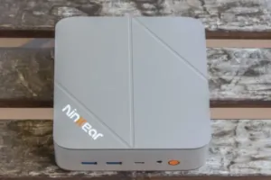 Ninkear M8 mini PC: apró ház, Ryzen 7-es szívvel