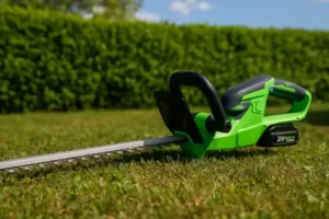 Drillpro DWK-Y0A01-020: a sövényedre is ráfér a hajvágás