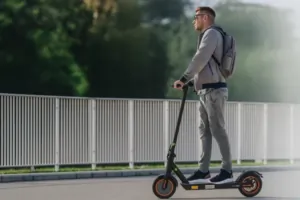 Dugó? Nem érdekel. TWOFISH V1 MAX-szal elrepül az út