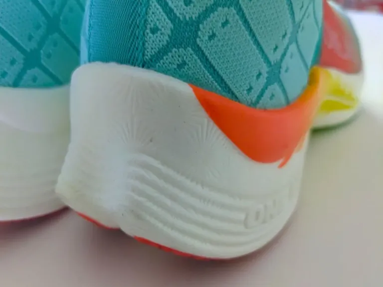 Onemix Light Armor futócipő teszt 14