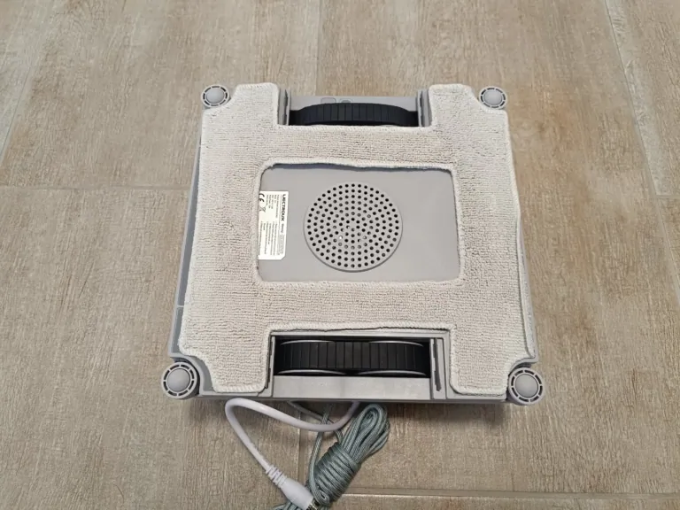 Liectroux S11 ablaktisztító robot teszt 4