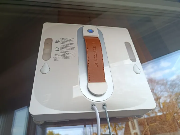 Liectroux S11 ablaktisztító robot teszt 9