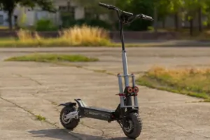 ANGWATT T1 3.0: 2×3000 W-ot ráküldtek egy rollerre