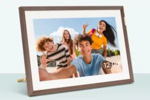 Arzopa D10: fotók, videók, emlékek egy stílusos keretbe