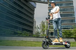 A KuKirin M4 Max e-roller 60 000 Ft-tal olcsóbb kintről