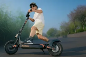 A népszerű KuKirin G2 e-roller jó áron gurul be a fa alá