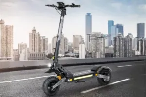 Legyűri a dombokat az ANGWATT CS1 elektromos roller