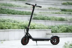 iScooter W6 e-roller: a 35 km/h-s válasz a reggeli dugóra