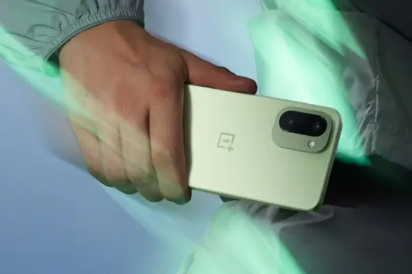 30 darab OnePlus 15R és egy ajándék 120 W-os töltő vár 1