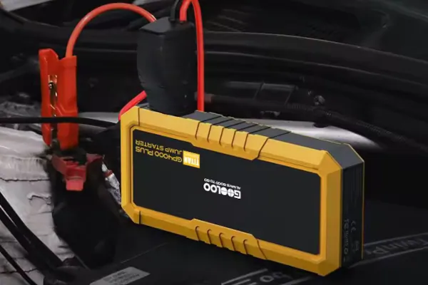 A GOOLOO GP4000 PLUS bikázónak a kesztyűtartódba a helye 1