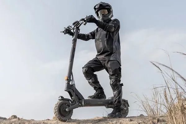Dupla motor, dupla élvezet: Ausom L2 Max elektromos roller 1