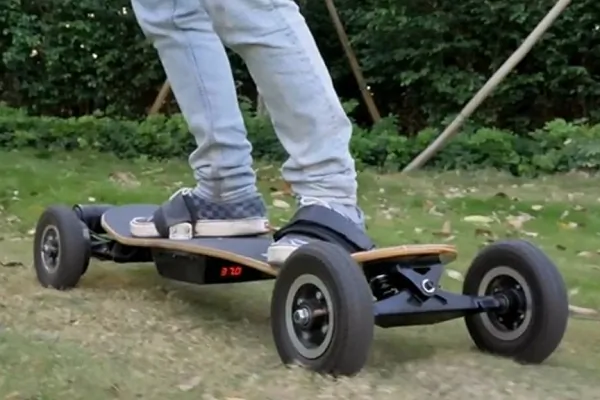 Off-road szabadság 4 keréken: SYL-08 elektromos gördeszka 1