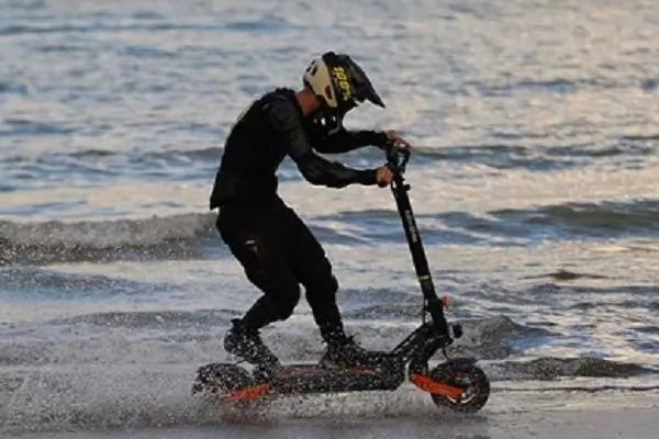 Terepre termett kényelem: Kukirin G2 Max elektromos roller 1