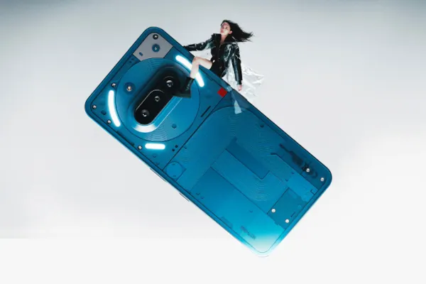Felejtsd el az unalmas mobilokat! Itt a Nothing Phone (3a) 1
