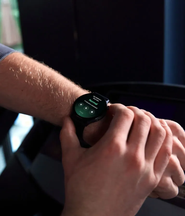 A Oneplus Watch Lite-nak az ára is okos 3