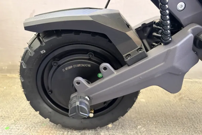 Ausom DT2 Pro kétmotoros e-roller teszt 21