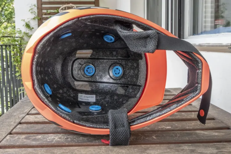 Leatt Gravity 1.0 full face bukósisak tartós teszt 7