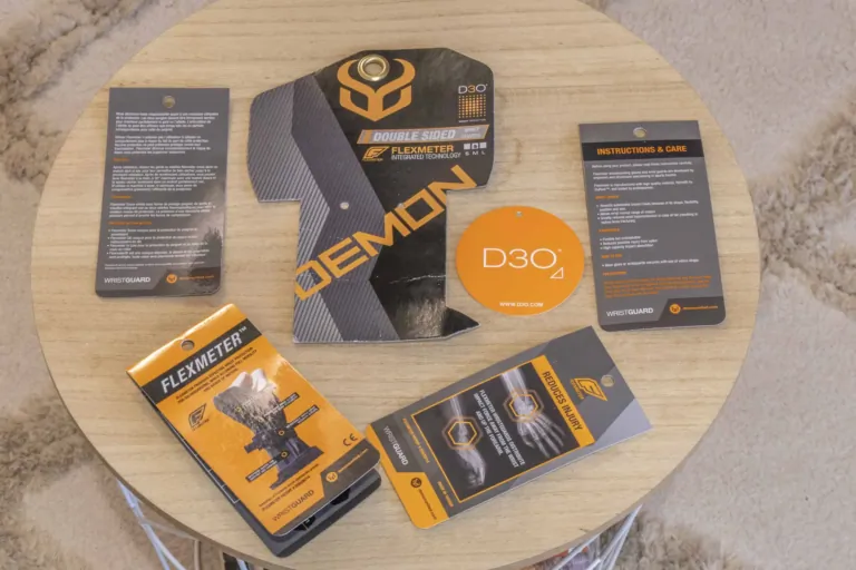Demon Flexmeter kétoldalas csuklóvédő teszt 6