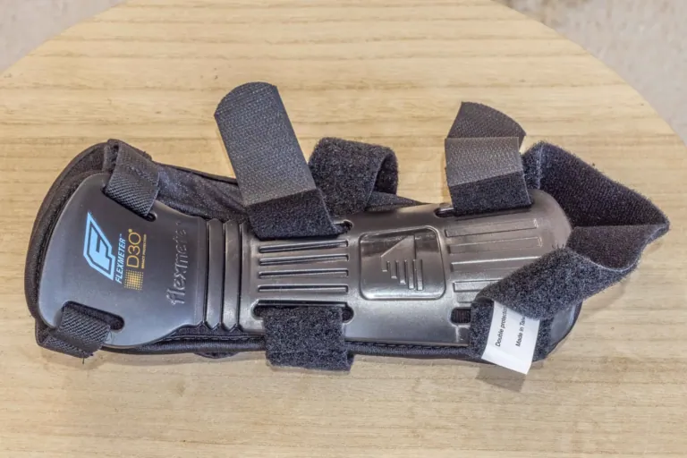 Demon Flexmeter kétoldalas csuklóvédő teszt 12