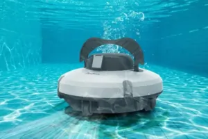 Redkey S100 medencetisztító robot: jöhet a csobbanás
