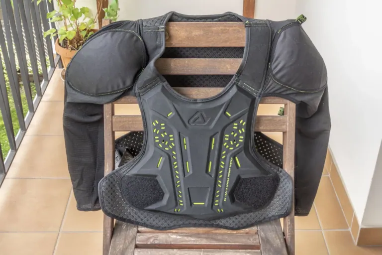 Acerbis Plasma felsőtest protektor tartós teszt 4