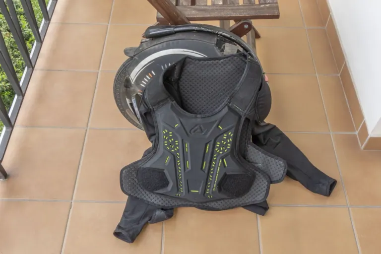Acerbis Plasma felsőtest protektor tartós teszt 14