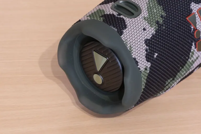 JBL Charge 6 Bluetooth hangszóró teszt 4