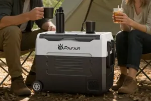 A Foursun hűtőládákkal a jéghideg sör és a friss kaja alap