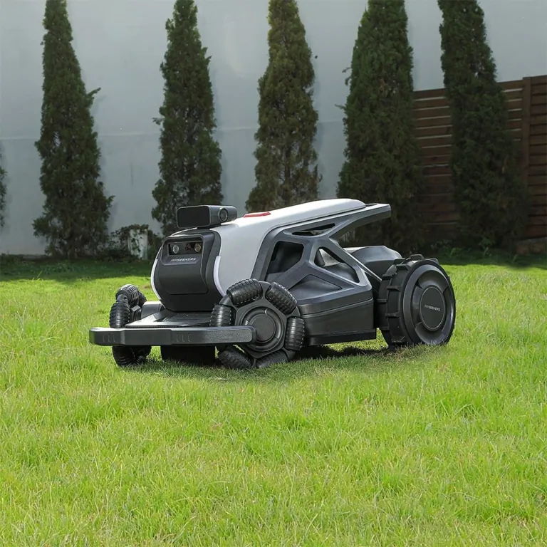 Az AIRSEEKERS TRON intézi a golfpályát a kertedből 7