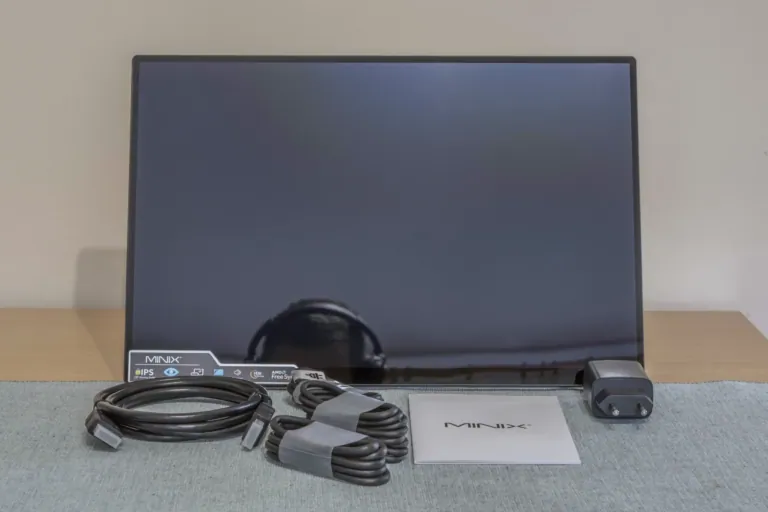 MINIX SF16T hordozható monitor teszt 5
