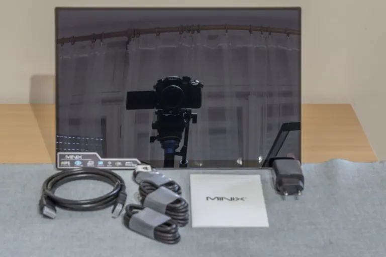 MINIX SF16T hordozható monitor teszt 6