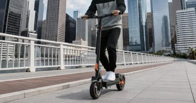 Fynzo S11 e-roller: Erő és kényelem meglepően olcsón 1