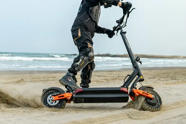 Joyor T10 e-roller – Tereproller durva emelkedőkre 1
