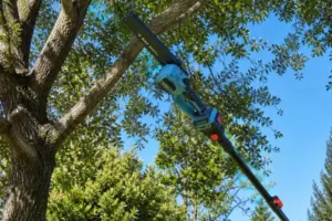 Kétméteres toldóval érkezik a Drillpro fűrésze