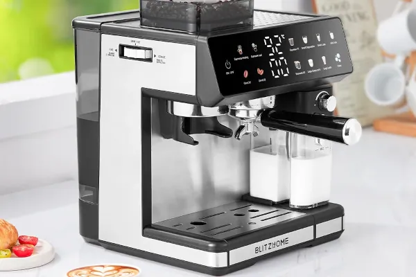 A BlitzHome CM5710 kávégép darál, főz és tejet habosít 1