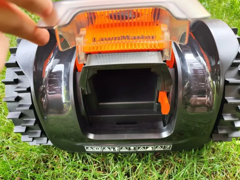 LawnMaster OcuMow DM16-150 robotfűnyíró teszt 14