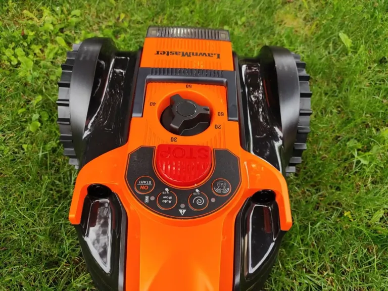 LawnMaster OcuMow DM16-150 robotfűnyíró teszt 18