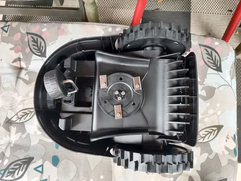 LawnMaster OcuMow DM16-150 robotfűnyíró teszt 20