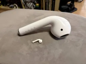 AirPods alakú Bluetooth hangszóró teszt