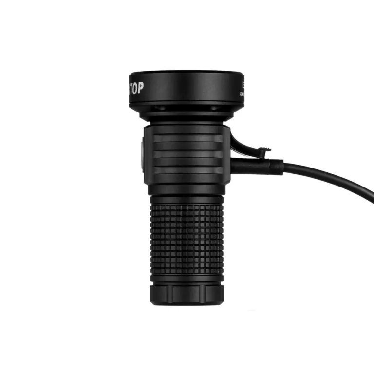 Tenyérnyi fényágyú a Lumintop EDC20 zseblámba 8
