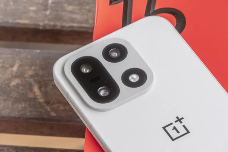 OnePlus 15 okostelefon teszt 13