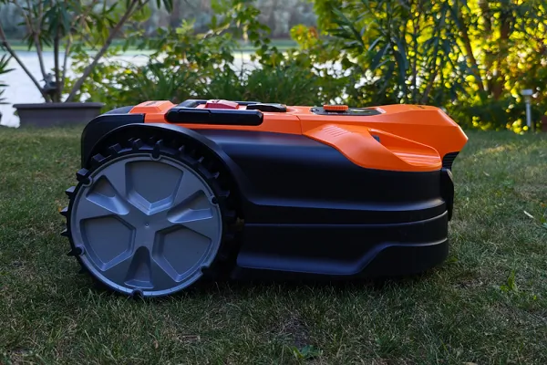LawnMaster OcuMow AMD18i-800 Plus robotfűnyíró teszt
