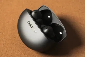 Tíz perc töltéssel órákig szól a OnePlus Buds 4 füles