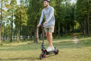 Kátyús utakra született az iScooter W8 elektromos roller